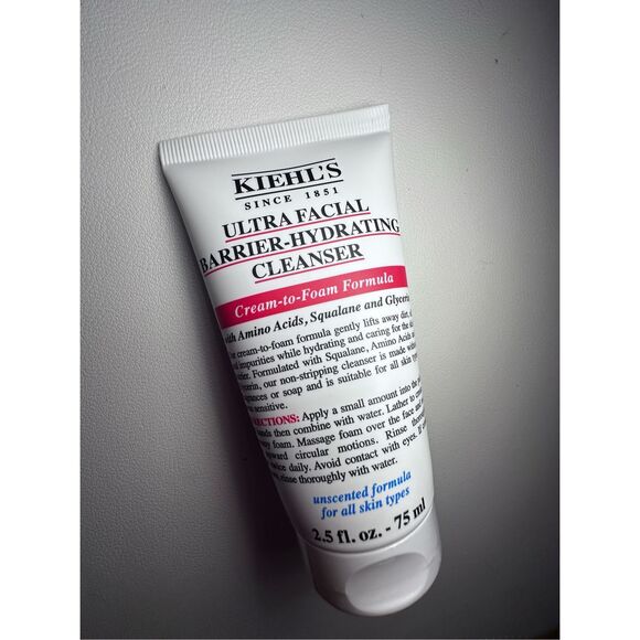 Kiehl’s Ultra Facial Barrier-Hydrating Cleanser 150ml - Picture 4 of 5